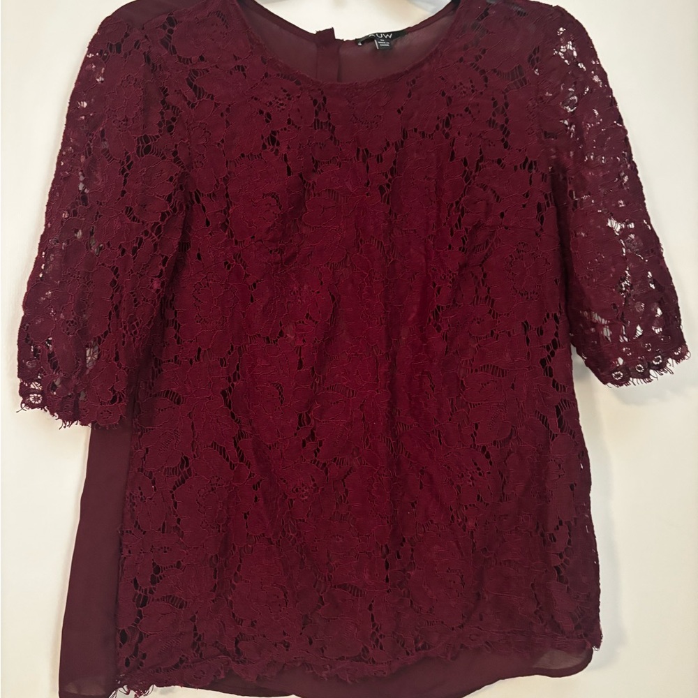 AUW Burgundy Lace Top Gold Button Back Size M Elegant & Sophisticated